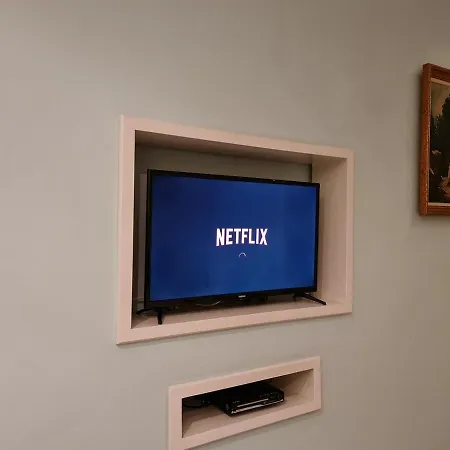 Place To In Tirana, Blloku, Pallat Agimi Apartamento *