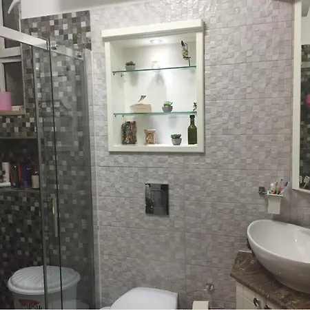 Place To In Tirana, Blloku, Pallat Agimi Apartment *